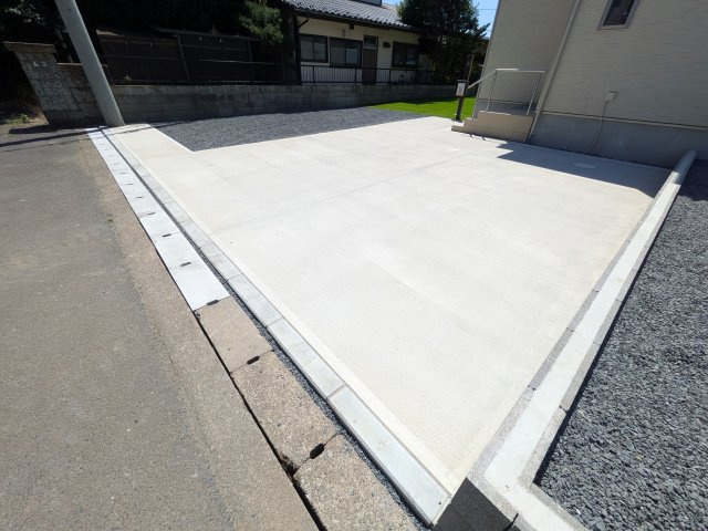 ひたちなか市津田2020番　新築戸建て　B号棟の駐車場|駐車は8台可能です♪