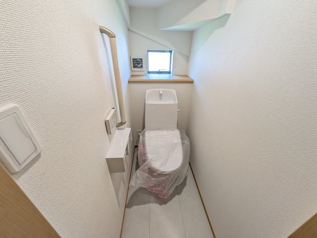 ひたちなか市津田2020番　新築戸建て　B号棟のトイレ|高い節水性能で、水道代を大幅にカット。環境とお財布に優しく、家計をしっかりサポートします。