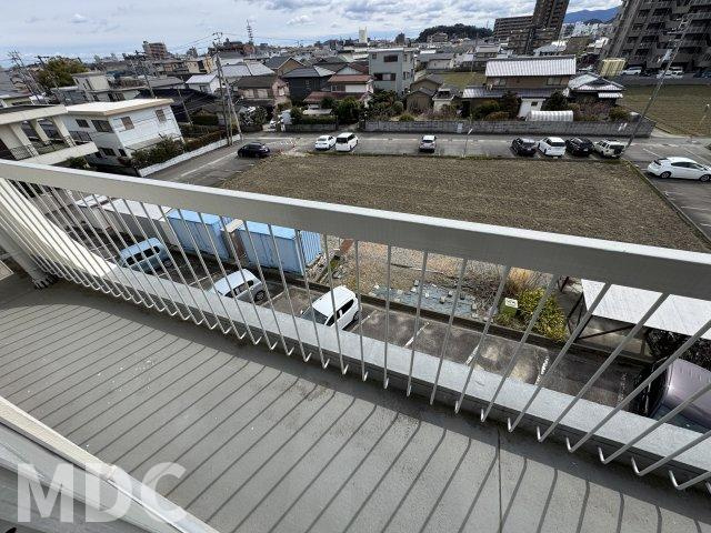 アパート 徳島市上助任町天神のバルコニー