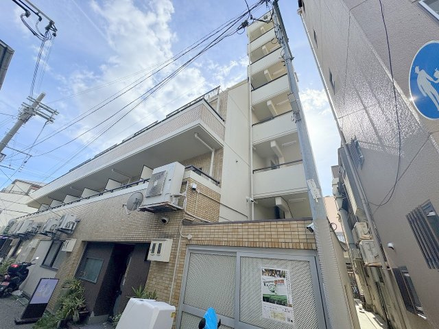 コスモハイツ三国の外観