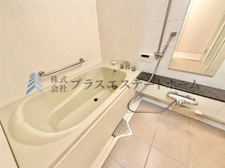【浴室】 | ワコーレパークブルー王子公園 | 浴室乾燥機付きユニットバス♪※画像は実際の写真に家具・調度品を消去するAI加工を施しています