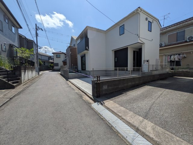 取手市新取手　1丁目　01期　新築戸建ての前面道路含む現地写真|現地案内会開催中！
本日のご見学も可能です♪
お気軽にお電話またはお問い合わせください♪