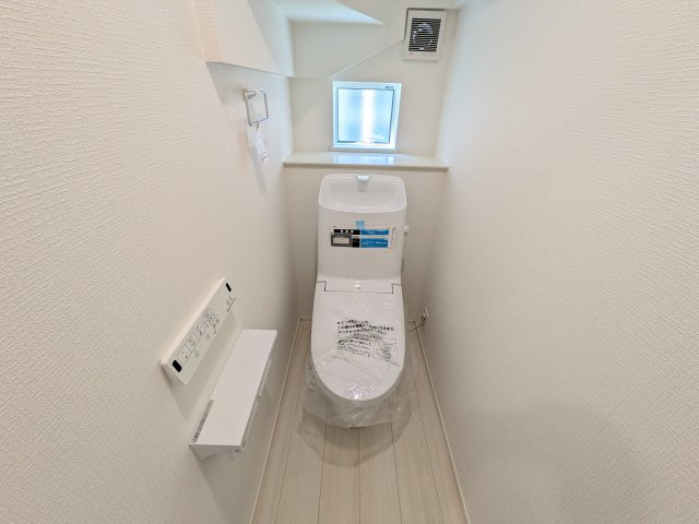 取手市新取手　1丁目　01期　新築戸建てのトイレ|温水洗浄便座付きです♪