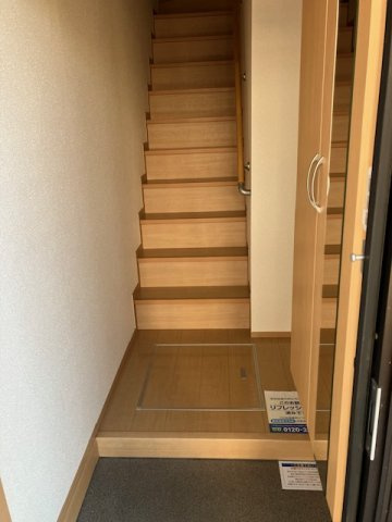 ヴィステリア・スクエアの玄関