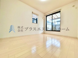 【洋室】 | 垂水区西舞子3丁目戸建 | 【リフォーム前の写真です】洋室はシンプルな配色にしていますので、お客様好みの家具を配置頂けます♪