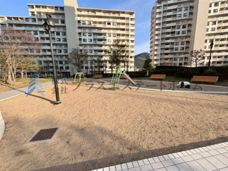 【その他共用部分】 | 須磨パークヒルズC棟 | マンション内なので、安心してお子様を遊ばせることができます♪