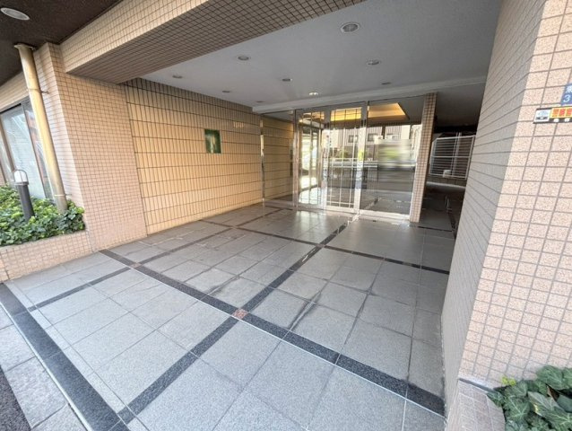ベルシャトゥ金町のエントランス|共用部・エントランス