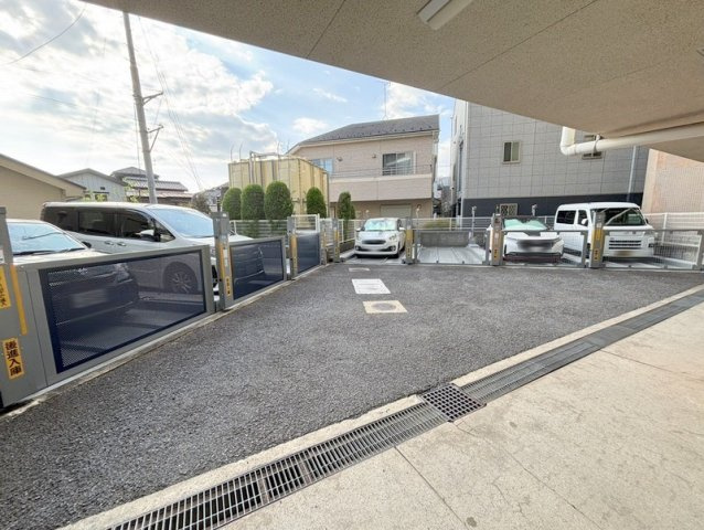 ベルシャトゥ金町の駐車場|共用部・駐車場