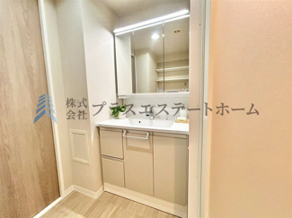 【独立洗面台】 | ワコーレラグナ離宮南 | 大型洗面器は、洗顔・洗髪はもちろん、つけ置き洗いなどにも便利です♪