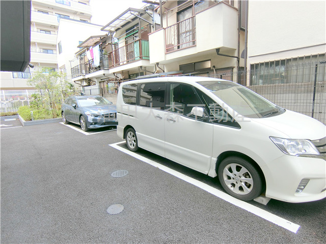 AXAS蒲田南の駐車場|敷地内平置き駐車場　空き状況等詳細はお問合せ下さい。