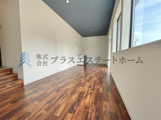 【玄関】 | 兵庫区浜中町2丁目　事務所付き中古戸建 | 前面道路幅約30ｍ♪