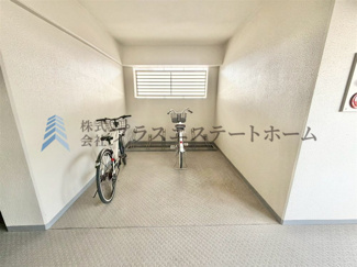 【駐輪場】 | 中山手コーポ | 雨風やいたずらなどのリスク少なく自転車を保管できます♪