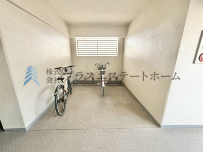 【駐輪場】 | 中山手コーポ | 雨風やいたずらなどのリスク少なく自転車を保管できます♪