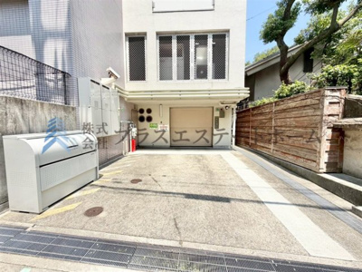【駐車場】 | 中山手コーポ | 敷地内立体駐車場♪