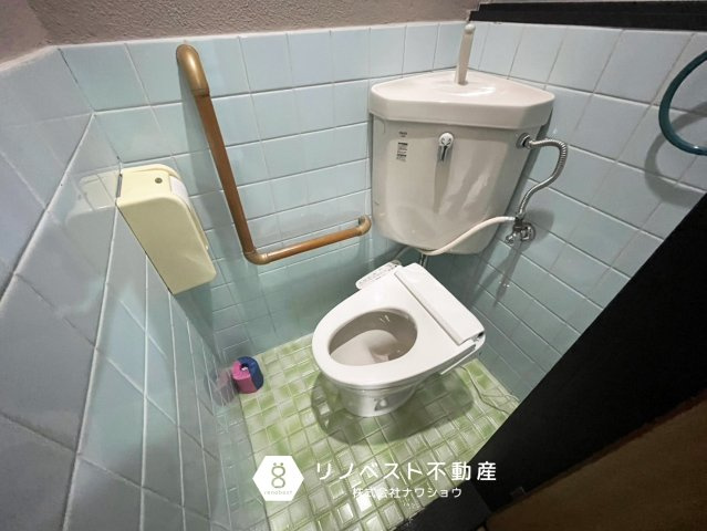 東大阪市横小路町5丁目のトイレ|洗浄機能付きトイレ◎
コンパクトな落ち着く空間ですね♪