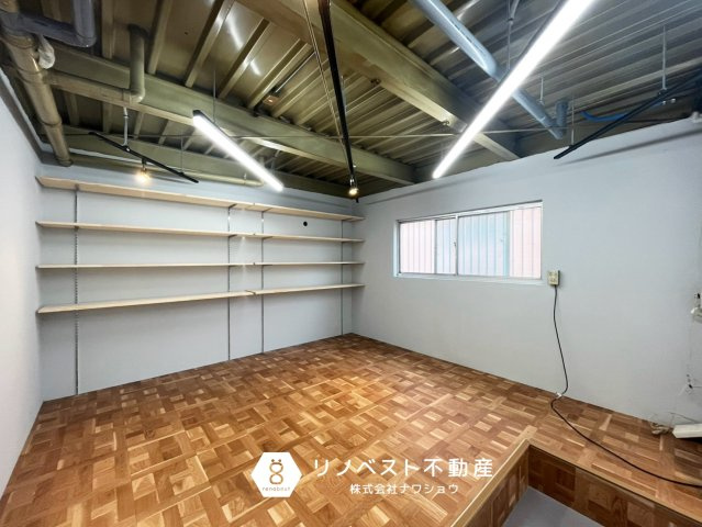 東大阪市横小路町5丁目の内装|居住スペースと分けて利用できるので、プライベートとしっかり使い分けができますね♪