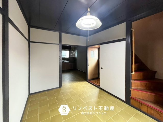 東大阪市横小路町5丁目の洋室|約6.5帖の洋室♪
ダイニングキッチンと繋げてリビングとしてもお使いいただけます♪