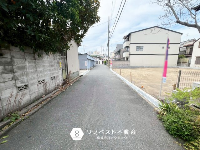 東大阪市西上小阪の前面道路含む現地写真|前面道路約4.0ｍと駐車に十分な道幅です◎
