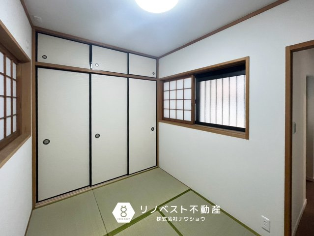 東大阪市水走1丁目の和室|約4.5帖の1階和室♪
2階の生活空間とは切り離されているので、客間などにおすすめです♪