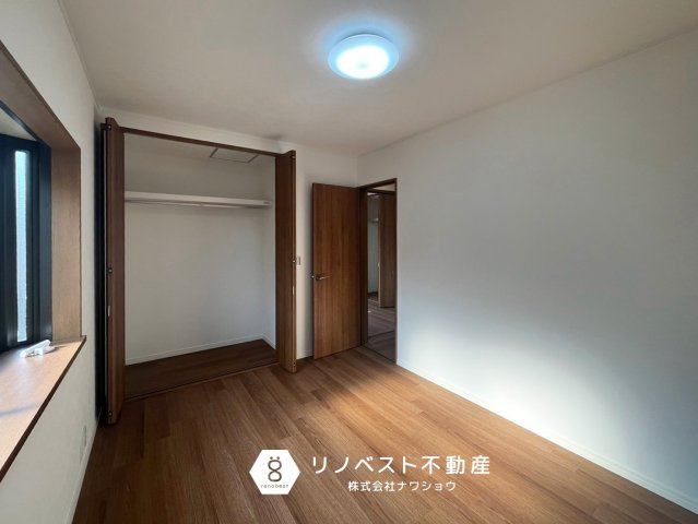 東大阪市水走1丁目の洋室|約6帖の3階洋室♪
大容量のクローゼット完備◎子供部屋におすすめ♪
