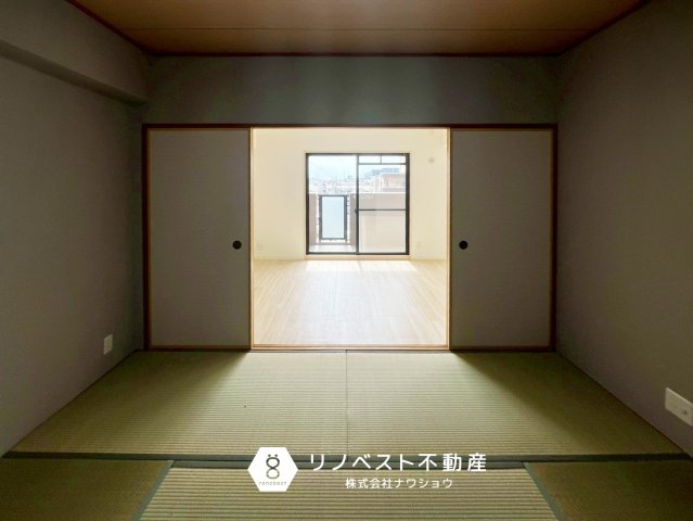 サンメゾン若江岩田の和室|和の温もりを感じられるお部屋です。
い草の香りはリラックス効果を高めてくれます♪