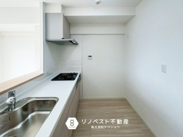 サンメゾン若江岩田のキッチン|システムキッチンは新品なので清潔感があり、料理も捗りますね♪
家族で料理を楽しんでみませんか。