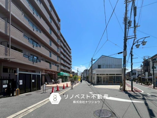 サンメゾン若江岩田の周辺|マンション1階部分に飲食店や本屋さんがございます♪