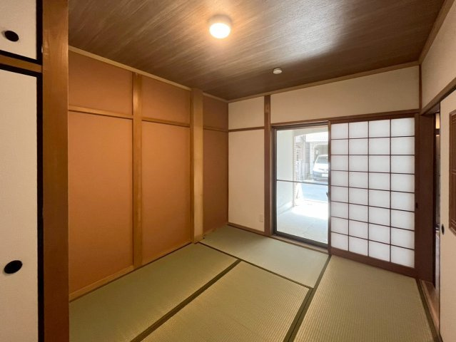 東大阪市末広町の和室|1階和室は客間にぴったり！
リビングを通さずに対応できるからおすすめです。