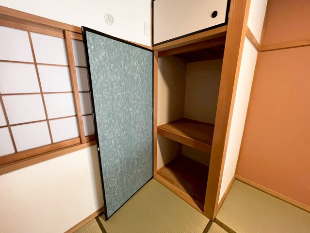 東大阪市末広町の収納|【リノベスト不動産】弊社では売却のご相談も受付中！まずは一度ご相談ください♪
