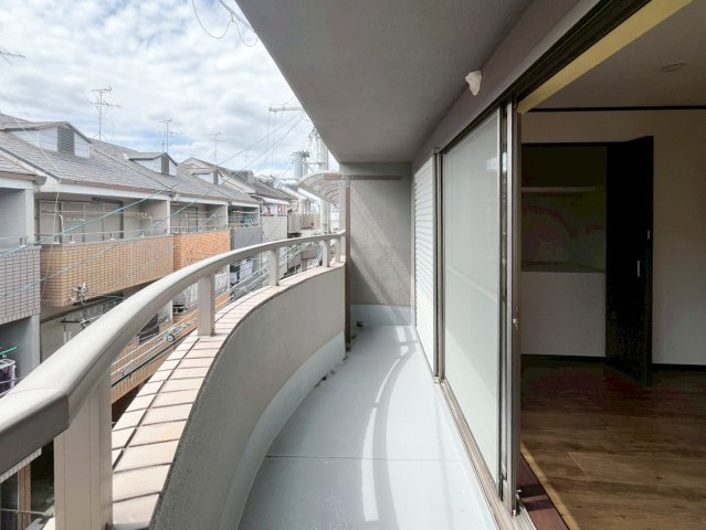 東大阪市末広町のバルコニー|【リノベスト不動産】テナント（事業用）物件のご紹介も可能です。事務所移転・新規開業等お気軽にご相談ください♪
