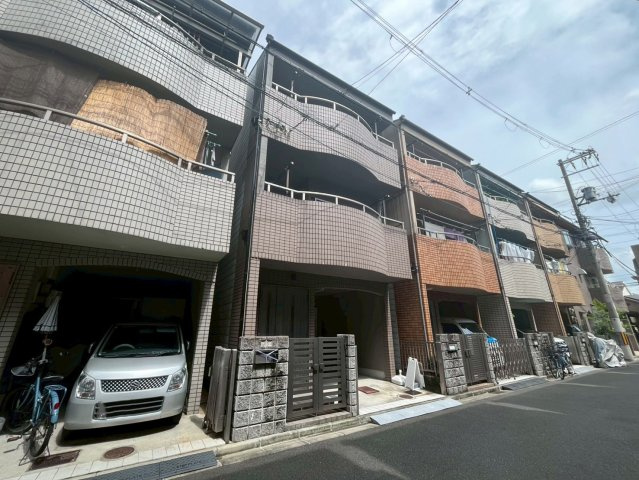 東大阪市末広町の前面道路含む現地写真|【リノベスト不動産】女性スタッフ・男性スタッフ共に活躍中！
