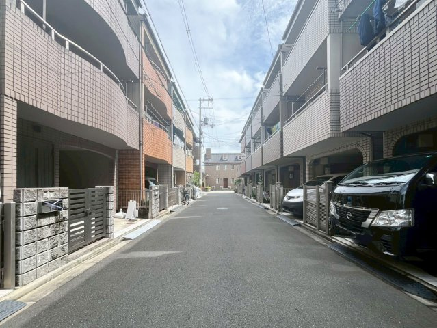 東大阪市末広町の前面道路含む現地写真|【リノベスト不動産】土日祝も営業中！HPより来店予約も可能です◎
