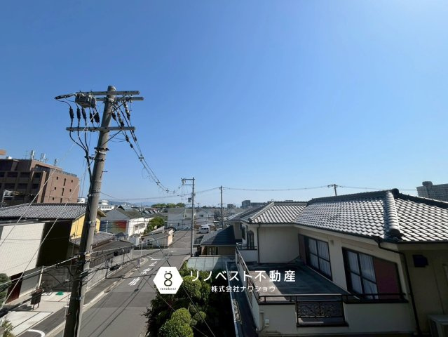プレジデント東大阪第1棟の展望|３階ですが周辺建物の圧迫感を感じない眺望です。