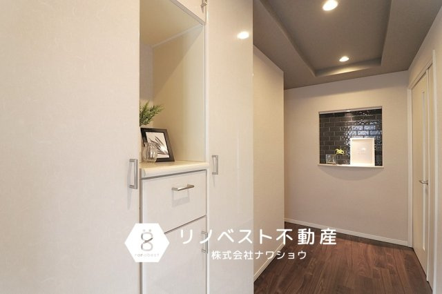 クレール八戸ノ里ソレイユの収納|大容量のシューズボックス。
背の高いブーツの収納も楽々仕舞えます♪