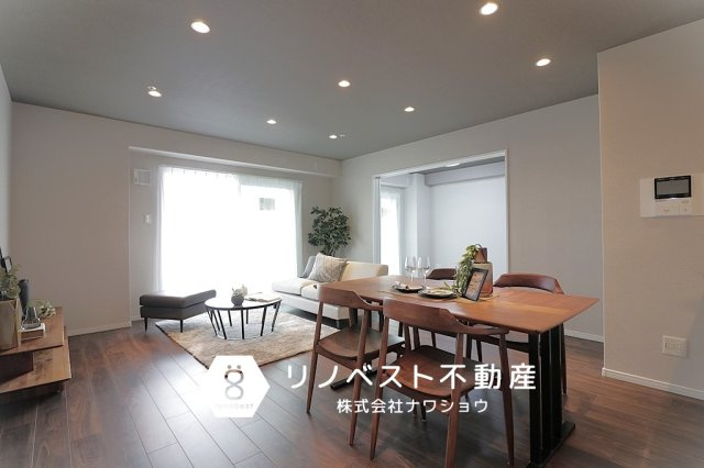 クレール八戸ノ里ソレイユの居間・リビング|南向き採光につき、陽当たり良好♪
隣接する洋室と繋げてご利用いただくことも可能です◎