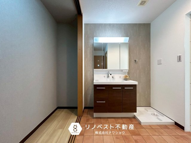 東大阪市御厨東２丁目の洗面所|大容量収納付きの洗面スペース♪日用品の収納や家族のパジャマ収納にも便利◎
