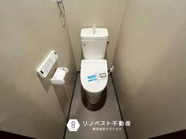 東成区大今里1丁目のトイレ|温水洗浄機能付きトイレ◎
トイレは2階に1ヶ所ございます♪