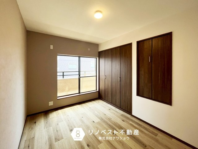 東成区大今里1丁目の洋室|約６帖の3階洋室♪
南向きベランダに面しており陽当たり良好◎クローゼットは2ヶ所ございます◎