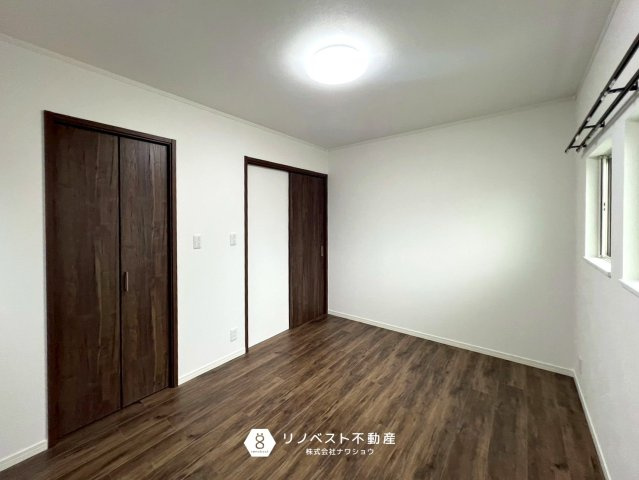 東大阪市御厨南2丁目中古戸建の洋室|全洋室に収納付き！収納家具を減らせてお部屋を広くお使いいただけます♪