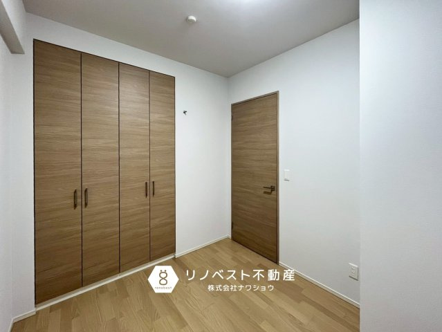 メイツブランヴェリテ若江岩田の洋室|約5.3帖の洋室。
大容量のクローゼットが魅力的♪寝室におすすめ◎