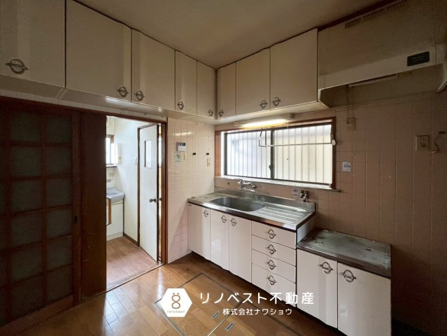 東大阪市新池島町1丁目のキッチン|キッチン横は洗面・浴室・トイレとなっております。
生活動線がスムーズ◎