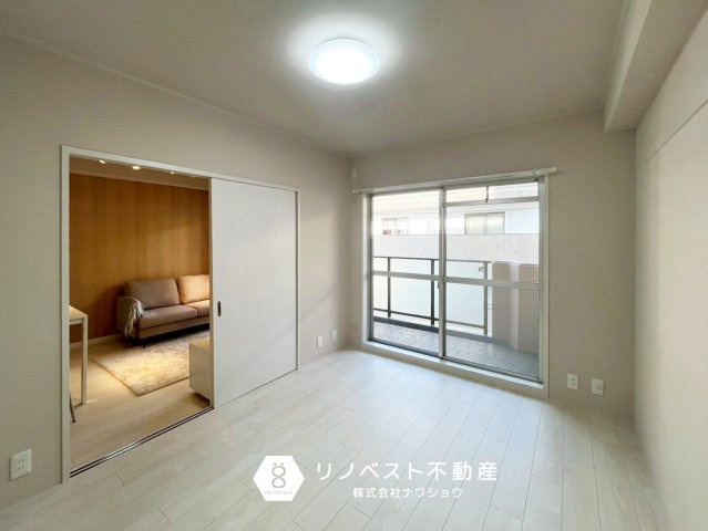 正起瓢箪山第二ハイツの洋室|約6帖の洋室♪
バルコニーに面しており採光バッチリ◎リビングへの動線も楽々♪