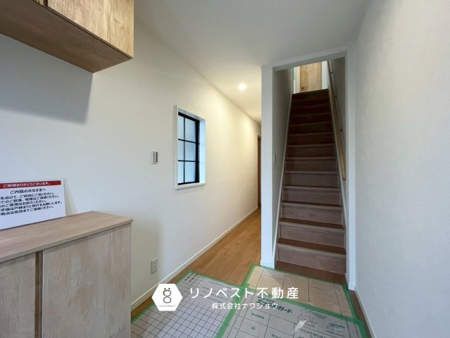 東大阪市昭和町の玄関|大容量のシューズボックスも付いており片付いた玄関を保てそうですね♪