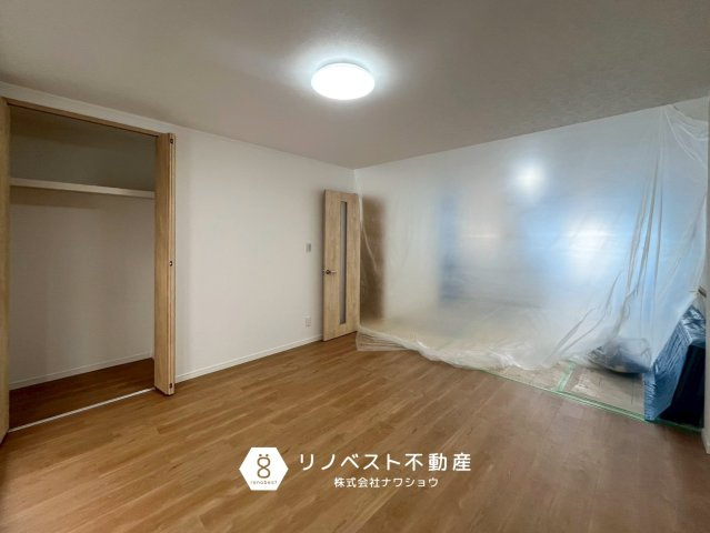 東大阪市昭和町の居間・リビング|※キッチン周りはリフォーム中！
広々としたLDKで開放的です♪