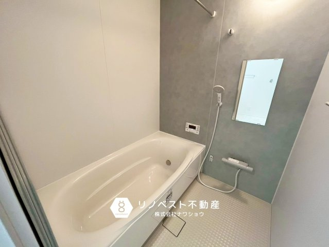 東大阪市大蓮南1丁目の浴室|シンプルな浴室でお掃除がラクラク♪
家族で入れる広さがあります。