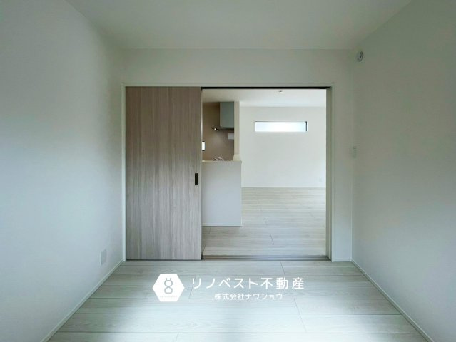 東大阪市大蓮南1丁目の洋室|リビングに隣接する洋室。
お子様部屋にピッタリですね♪
