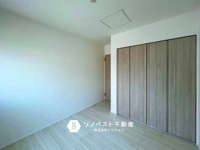 東大阪市大蓮南1丁目の洋室|長方形の間取りで家具のレイアウトがしやすいです。
お好みのお部屋作りをお楽しみください♪