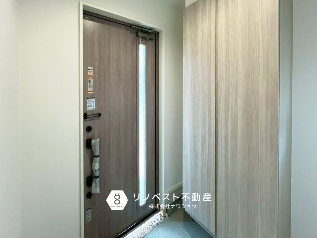 東大阪市大蓮南1丁目の玄関|大容量のシューズボックス付き◎
スッキリした玄関を保てますね♪