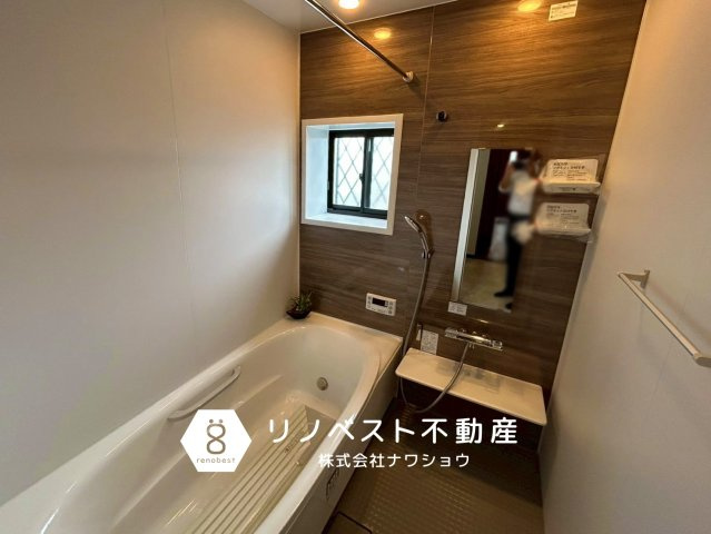 東大阪市横小路町5丁目の浴室|追い焚き機能の浴室◎
小窓は湿気を逃がす換気窓として便利◎