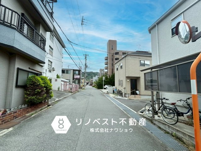 東大阪市横小路町5丁目の前面道路含む現地写真|【リノベスト不動産】女性スタッフ・男性スタッフ共に活躍中！
